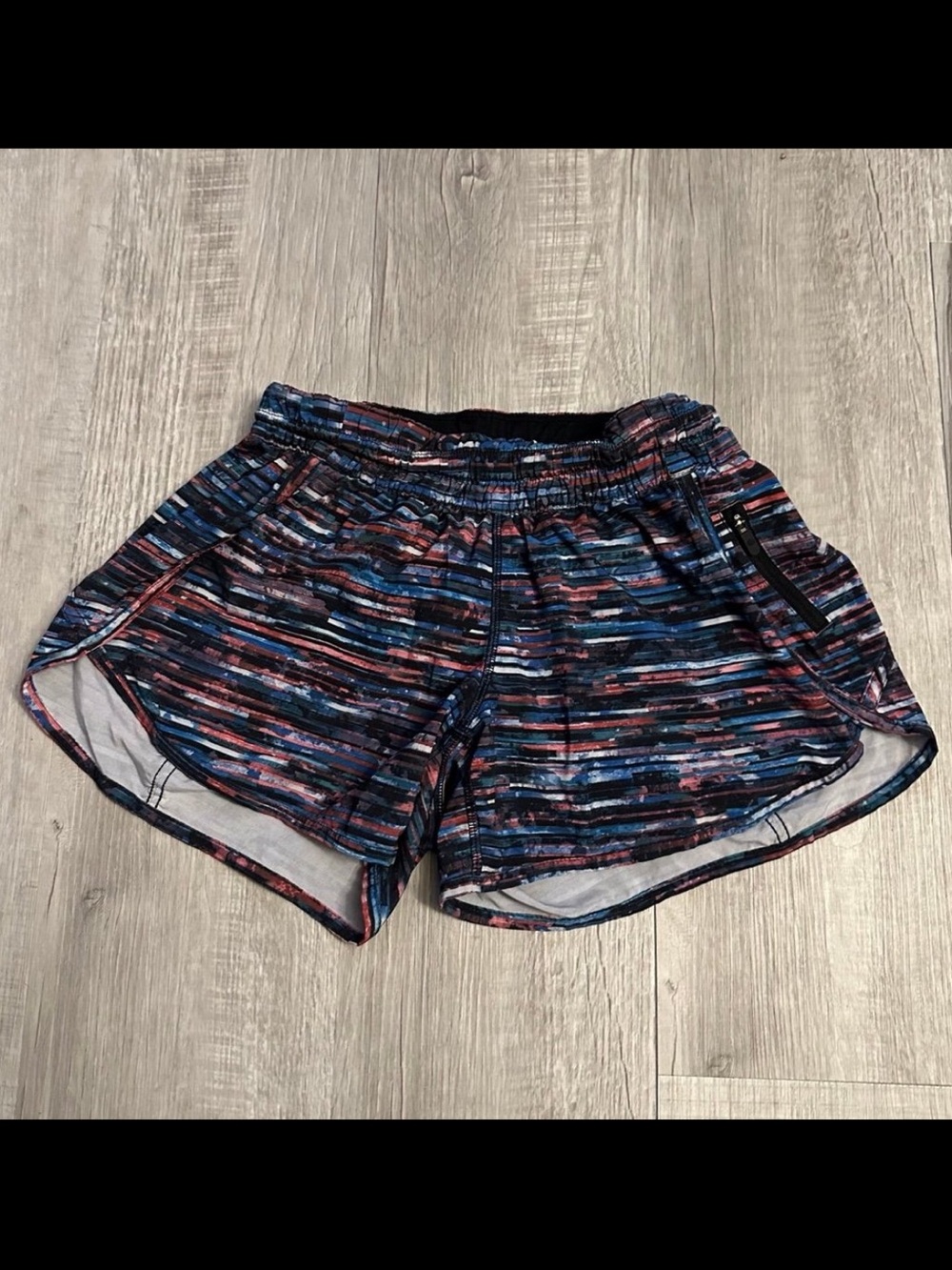 Lululemon Tracker Shorts Size 6 Hinshu Alpine (4”)
